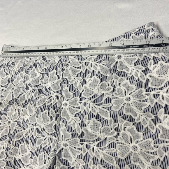 NEW! ADIVA White Crochet Embroidered Overlay Shorts High Waist 2” Inseam Large - Picture 5 of 13